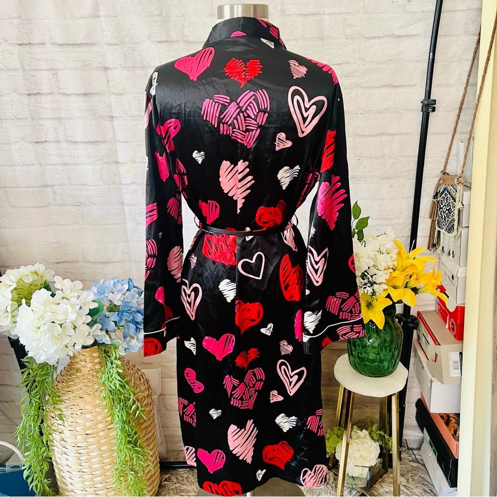 Black Silk Heart Robe - Picture 6 of 12